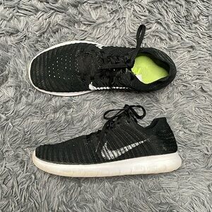 Nike Free RN Run Black & White Flyknit Running Shoes Sneakers Women's Size 10